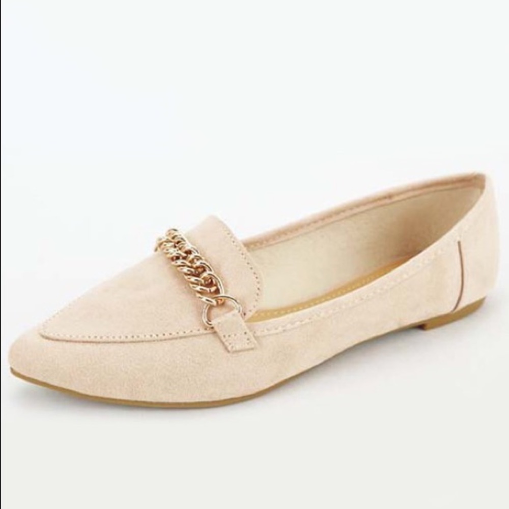 Classic Loafer w/ Chain Detail - Sandy Tan